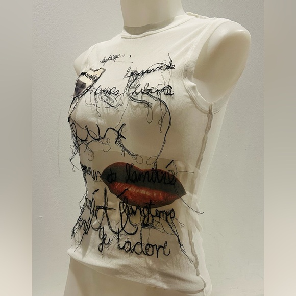 This is a vintage new with tags iconic Jean Paul Gaultier top. Size medium. Rare - Picture 7 of 16